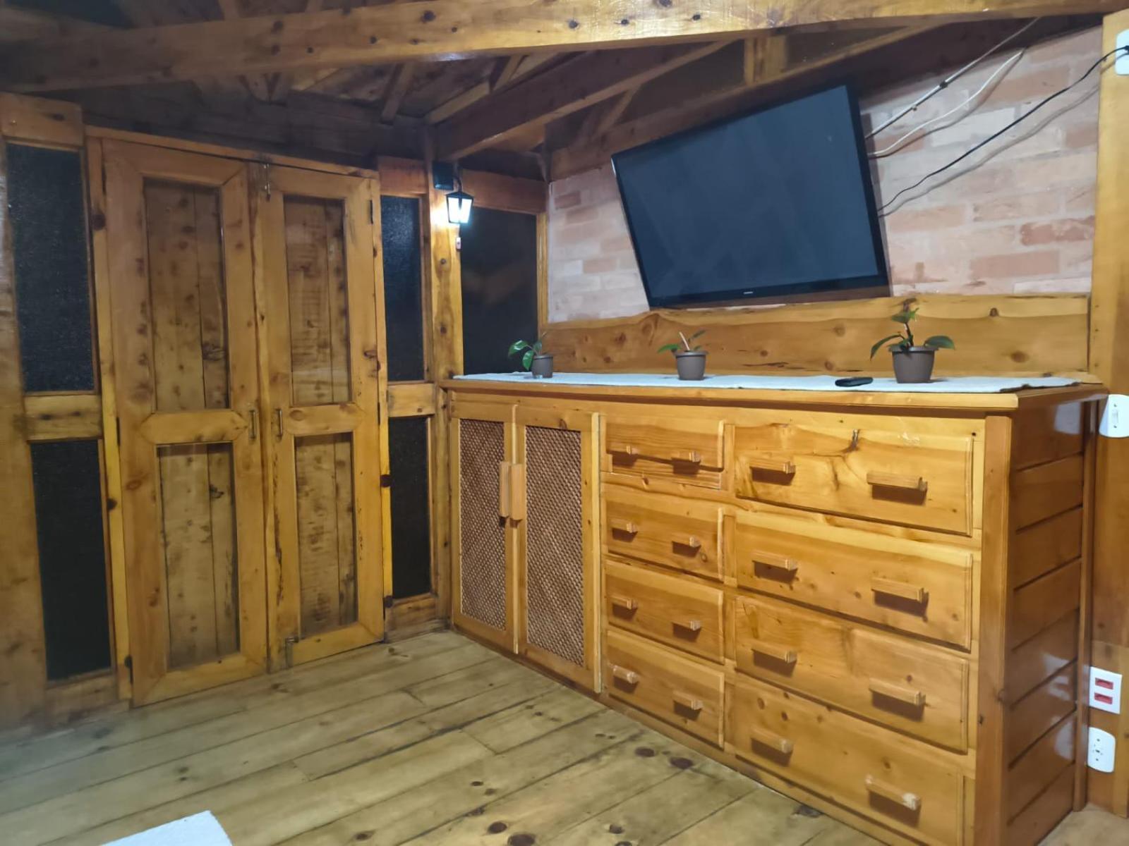 Suite Rustica Aconchego - Com Banheira De Hidromassagem Campos do Jordao Exterior photo